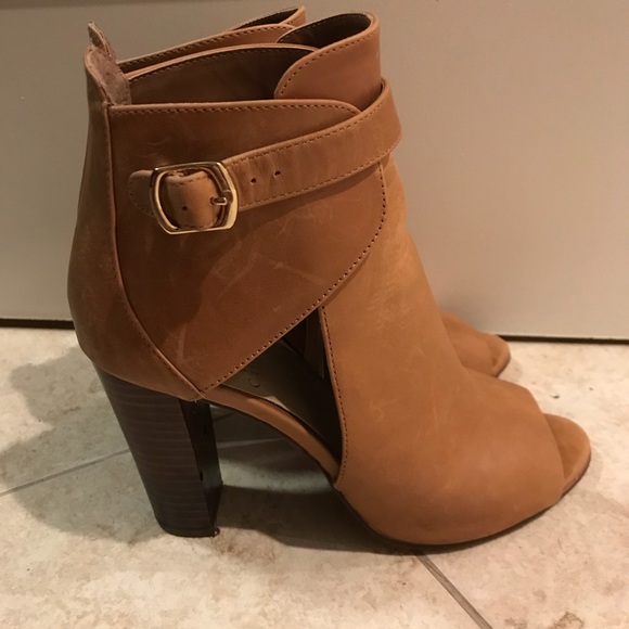Vince Camuto Venicia Bootie - Picture 4 of 4